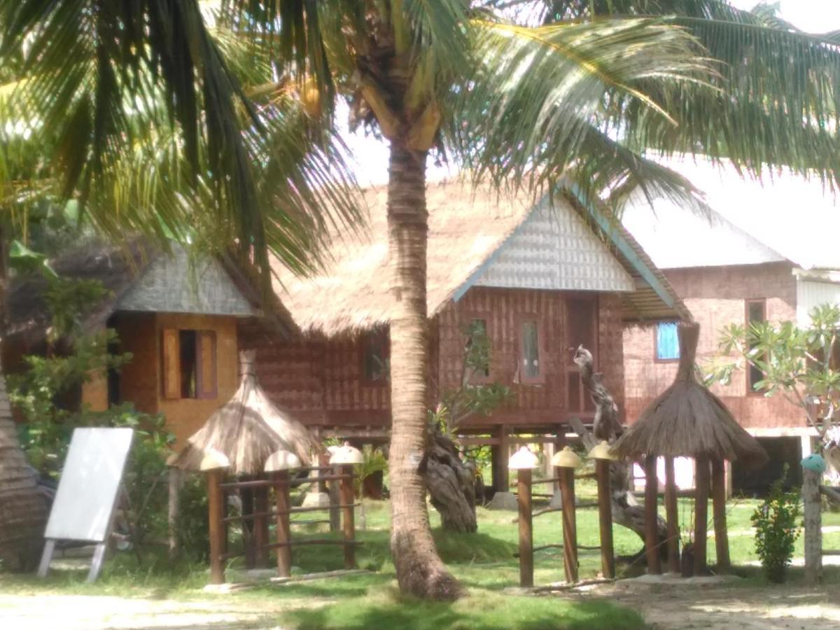 Asari Timo Cottage Karimunjawa Exterior foto