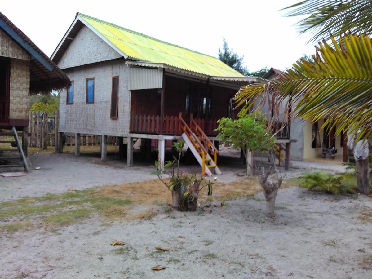 Asari Timo Cottage Karimunjawa Exterior foto