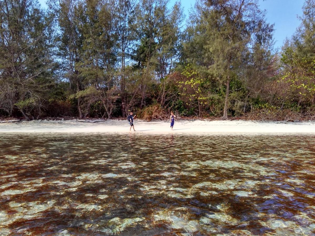 Asari Timo Cottage Karimunjawa Exterior foto